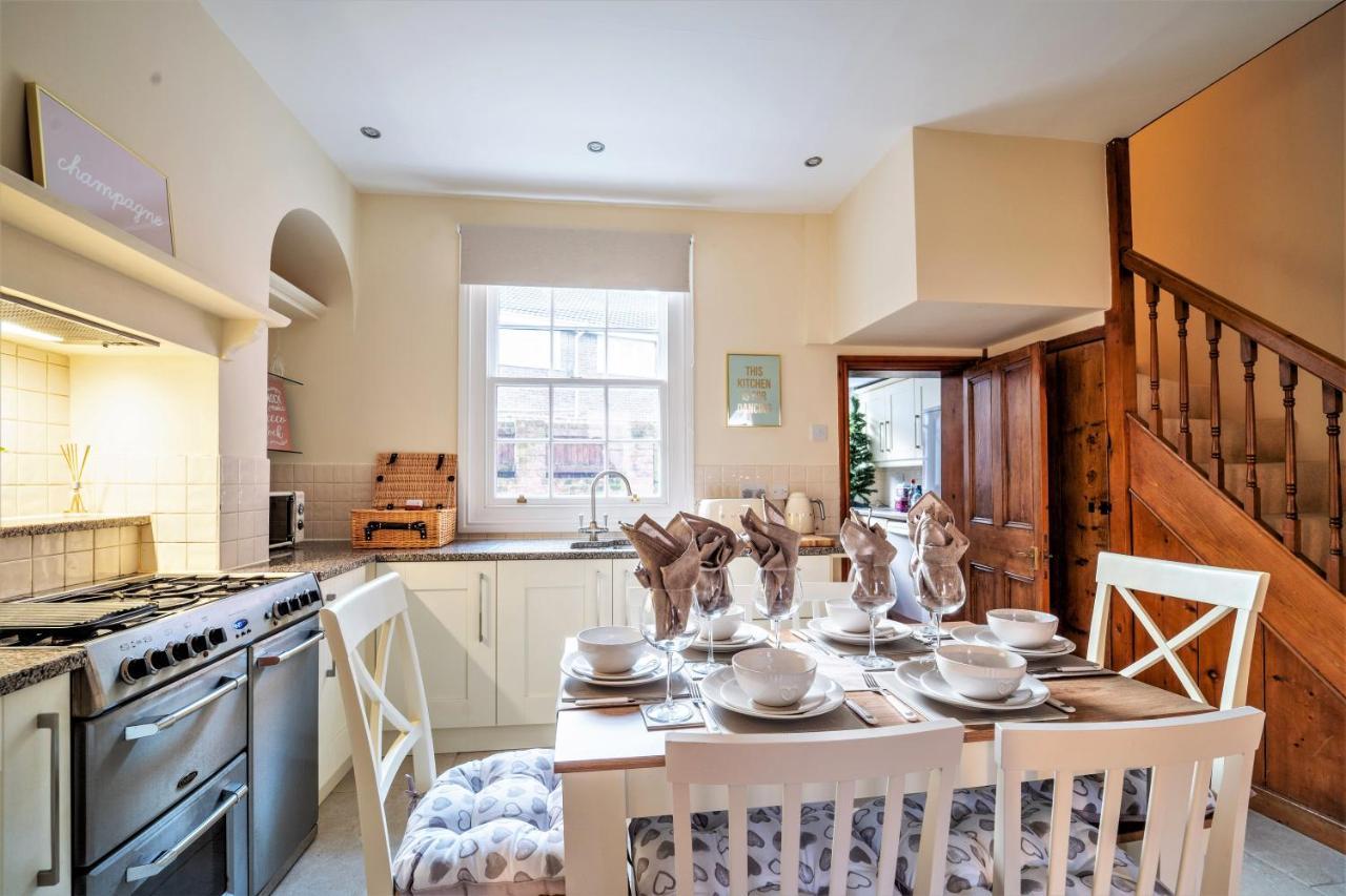 The Cottage In Chester, Sleeps 6 With Free Parking Extérieur photo